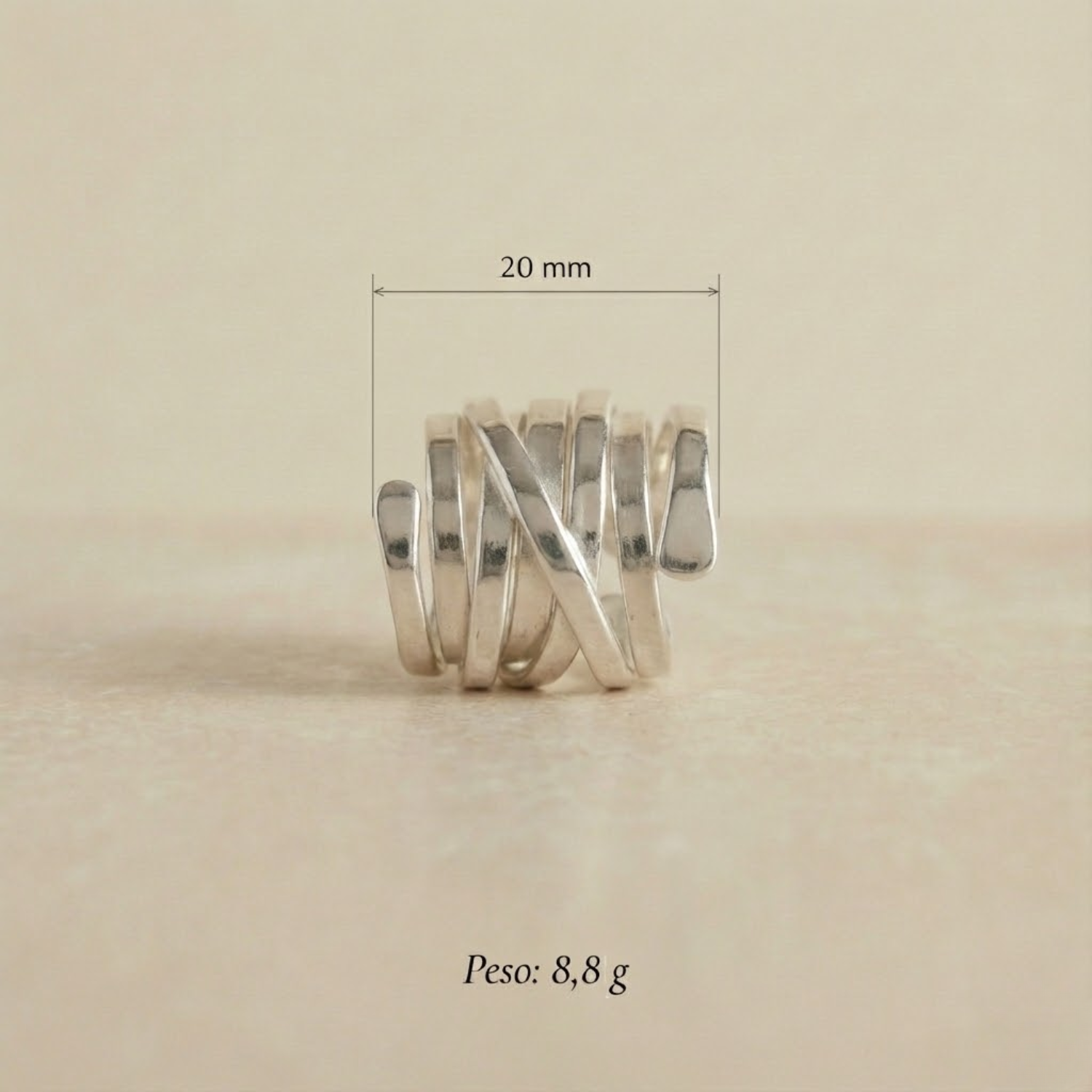 Anillos tipo aro de hierro con diseño industrial ornamental