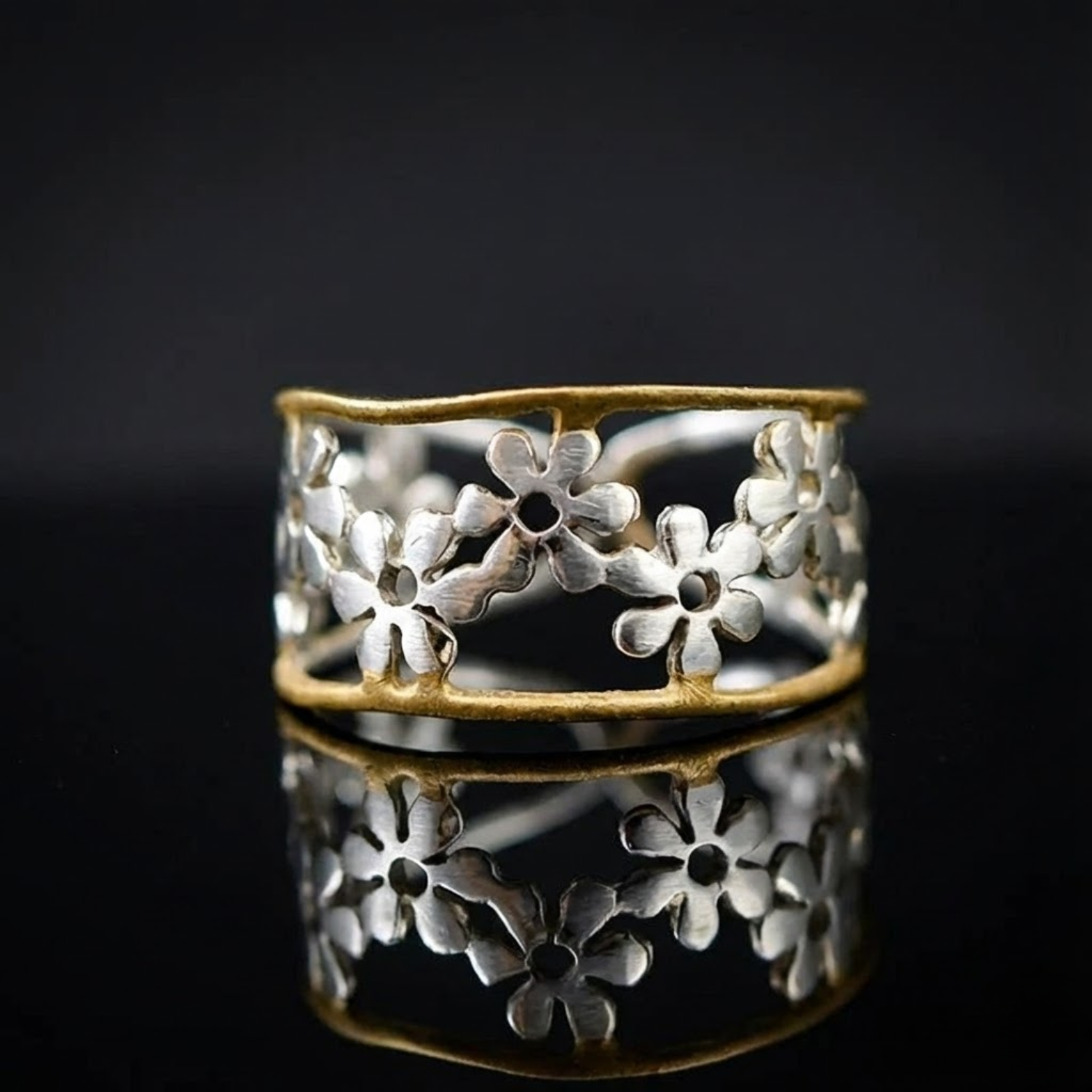 Anillo de margarita hueca irregular